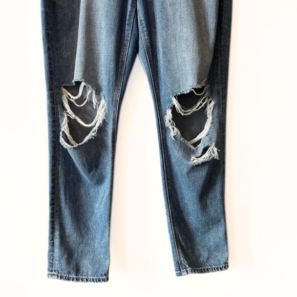 American Eagle Strigid Mom Jeans Medium Wash Size 12 - Picture 5 of 9